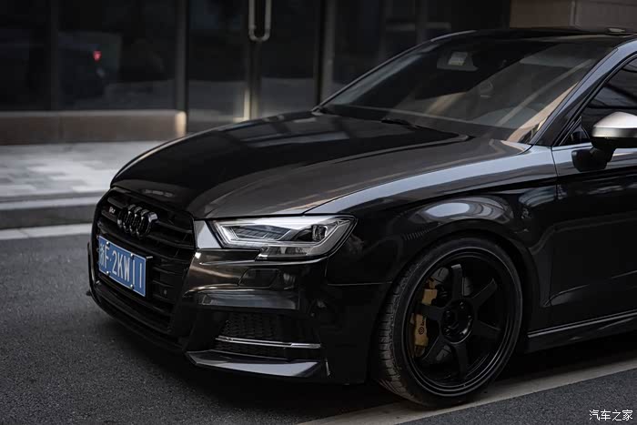 奥迪a3提车半年小改上镜黑武士