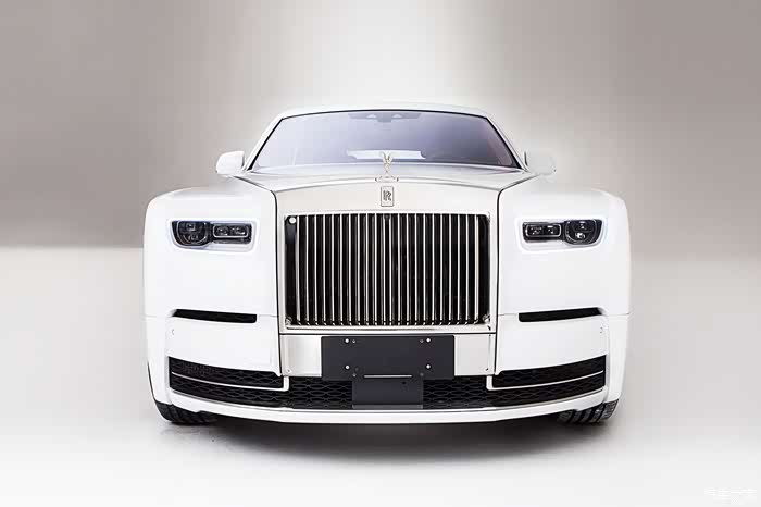 这才是真正的劳斯莱斯全新白色幻影作业