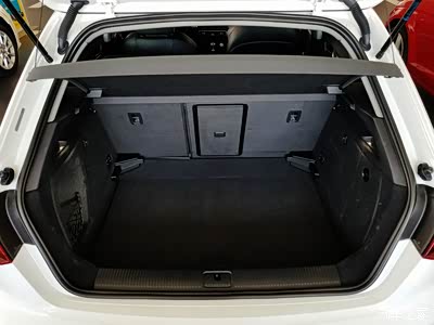 【过渡的优选】2017款奥迪a3 sportback 运动型提车迟到贴