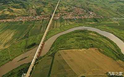 发源于河北省平泉县七老图山脉的光头山,是中国七大河流之一