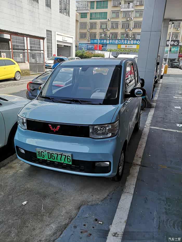 体验四座电动车-五菱宏光mini