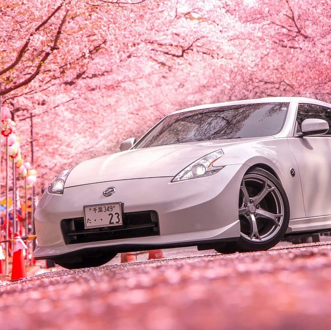 日产小跑370z,看起来不错.