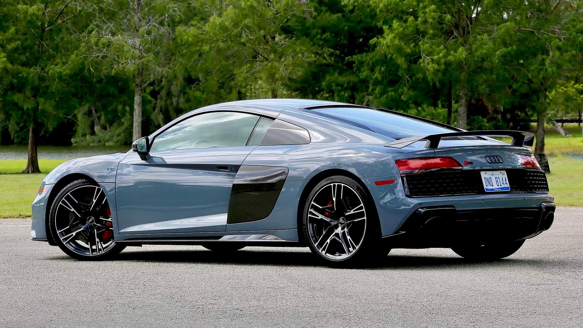 奥迪r8看到这个霸气颜值,太棒了.