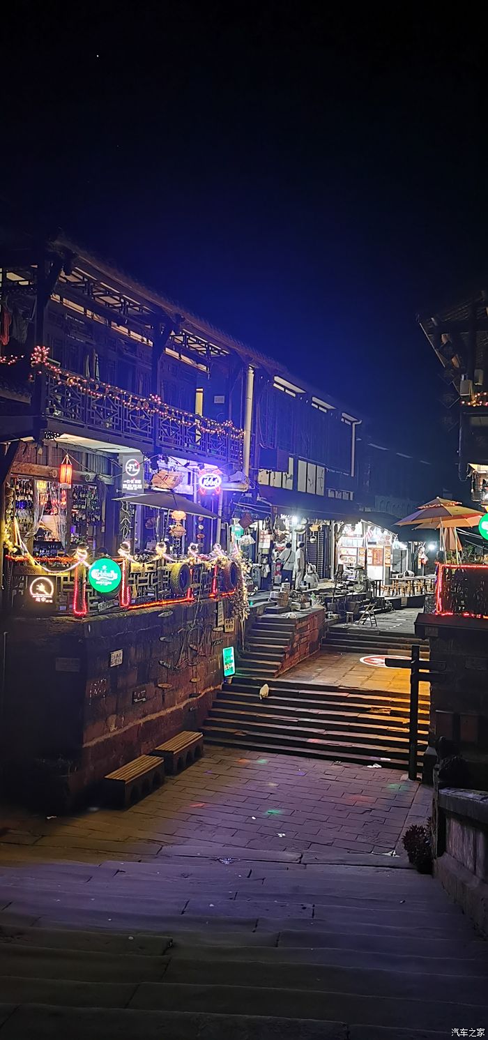 平乐古镇夜景图片