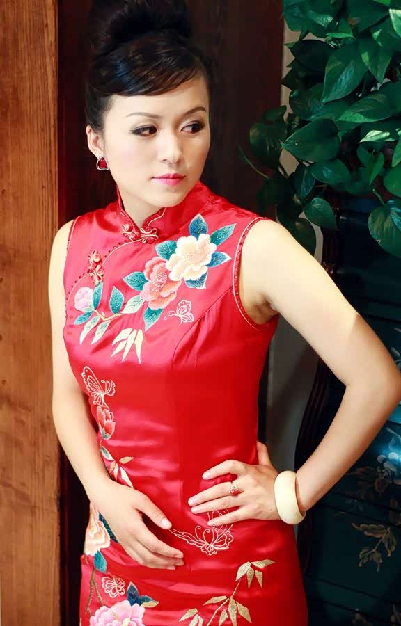 穿旗袍的美女 浓浓的古典情趣 ,魅力超凡 ,风情无限