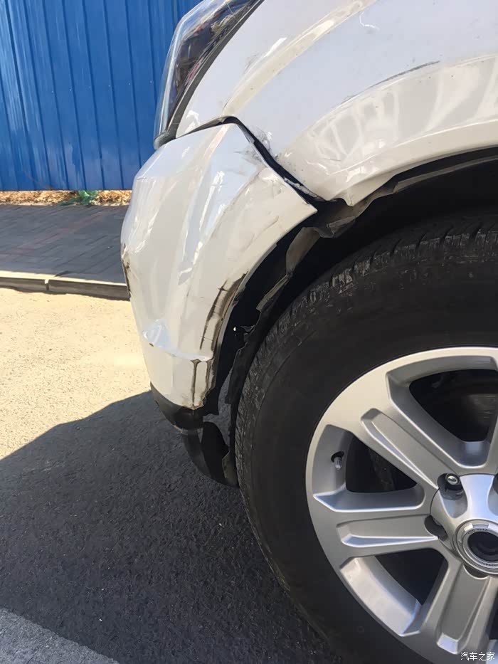 【图】心爱的小五被撞了,心疼的我_哈弗h5论坛_汽车之家论坛
