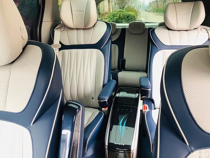 喜迎元宵开上荣威imax8赏花灯