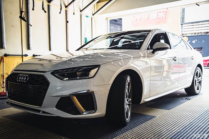 【图】20款a4l"改头换面",水银耳,水泥灰贴膜,车内氛围灯安排上_奥迪a