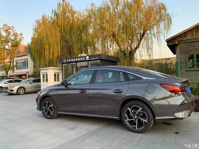 【图】三厢mg5帅气来袭,分享两千公里的心得_名爵5论坛_汽车之家论坛