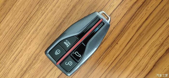 红旗的钥匙也是最吸引我的地方,小巧精致