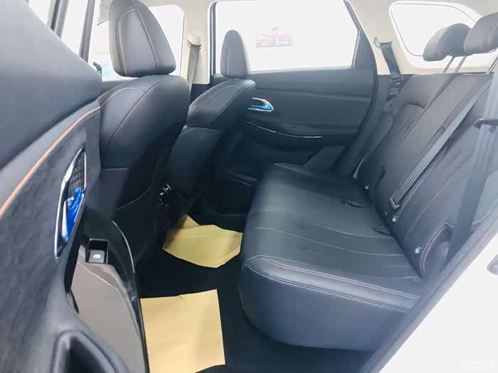 【图】到店看车 来谈谈29号就上市的欧尚x7_长安欧尚x7论坛_汽车之家