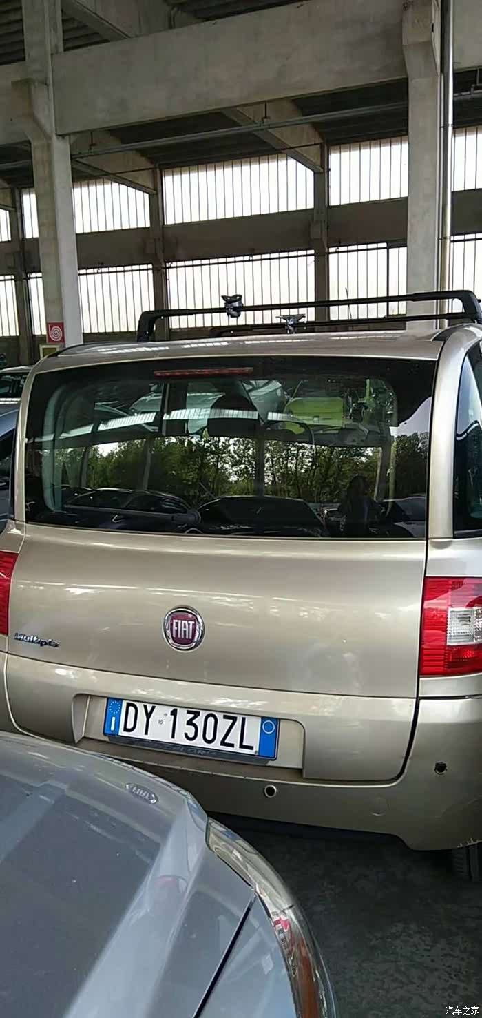 意大利米兰国际机场附近看到了梦迪博朗