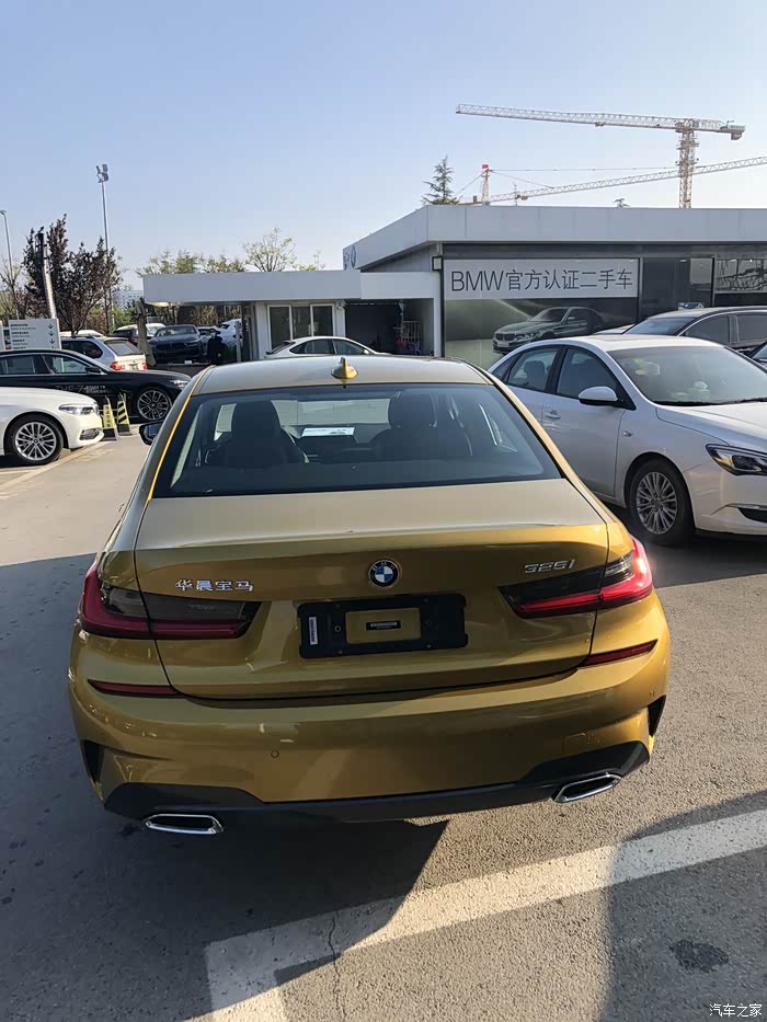 新车已到金色实车颜色比照片有质感的多