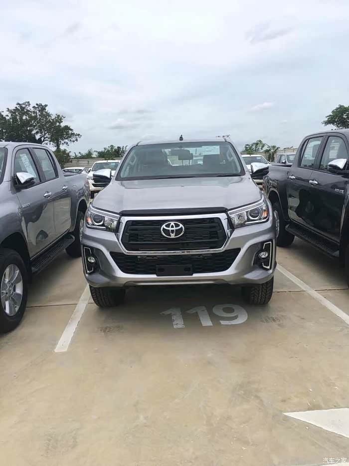 泰国丰田海拉克斯2018年9月24排量柴油自动档
