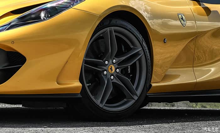 法拉利f12tdf轮毂赏析