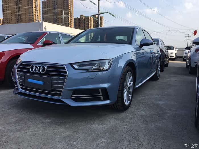 奥迪a4l彩车之冰川蓝40tfsi时尚版免税车提车作业
