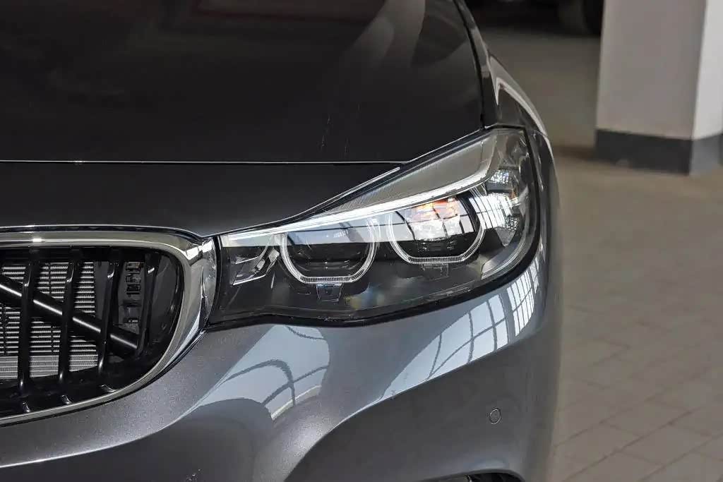 纯粹的天使眼似乎更有传统宝马运动轿车的味道.