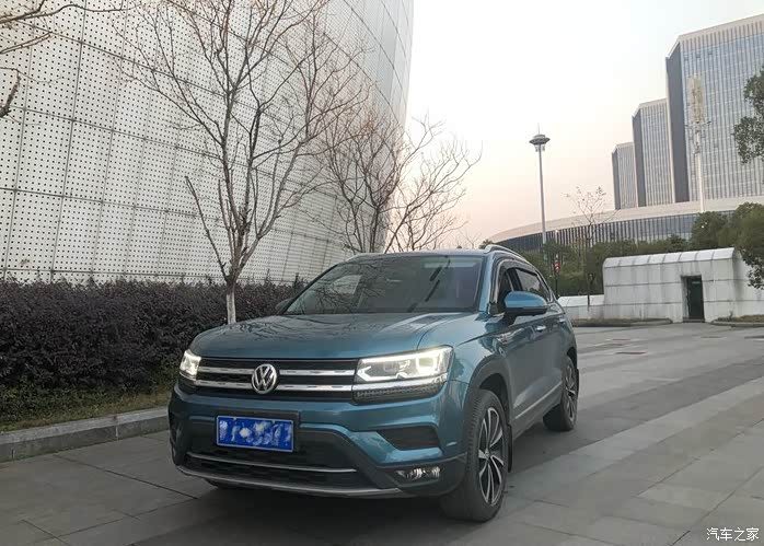 蓝美人是90后美女的新宠儿爱了爱了