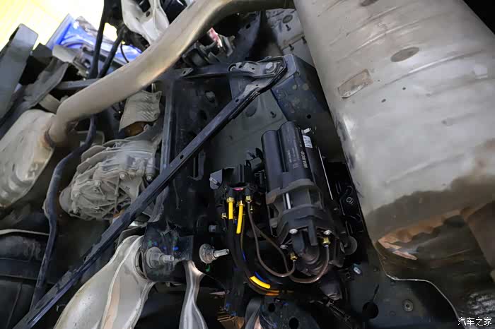 q7空气悬挂底盘升降一套很多人喜欢的装备