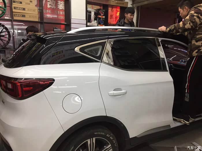 名爵zs悬浮车顶改装完成完美