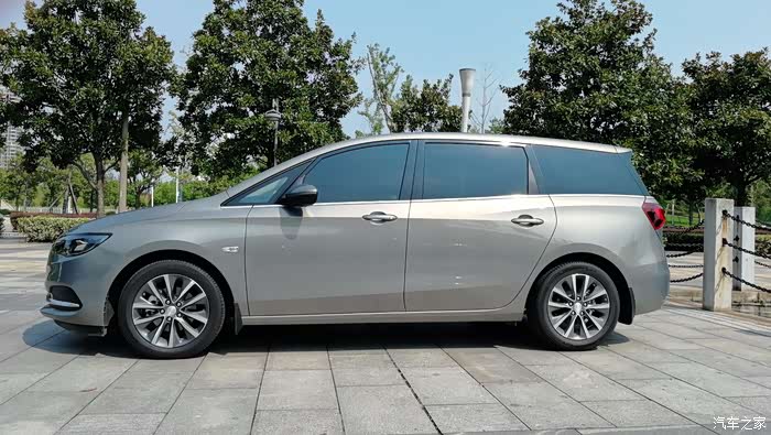 别克gl6尊贵版亚麻金提车作业持续更新中谢版主设精