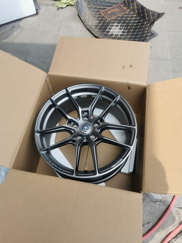 君威gs升级鹿头轮毂