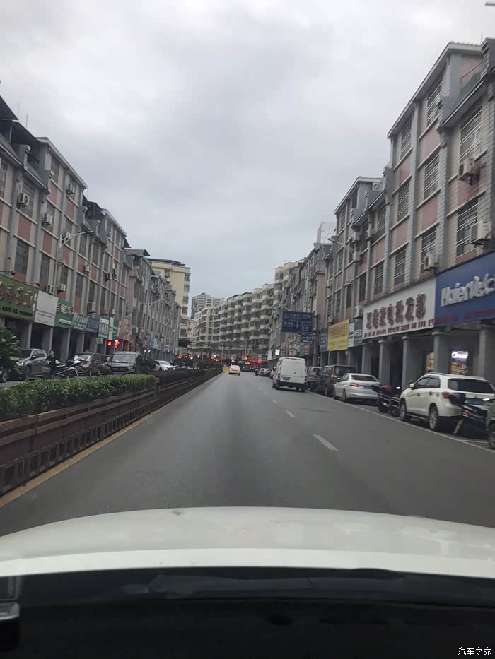 南雄出发到梅关古道30公里左右,南雄的街道还是蛮干净的