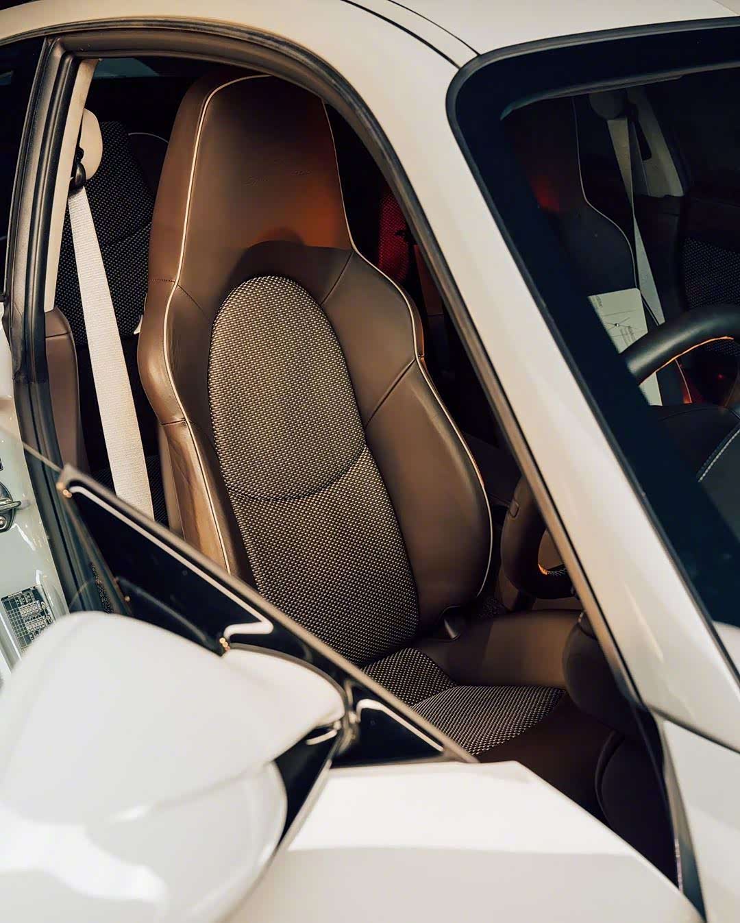 【图】以前超喜欢的一款保时捷_lykan hypersport论坛_汽车之家论坛