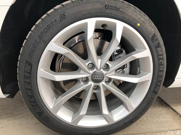 奥迪a4l2019款时尚款轮胎