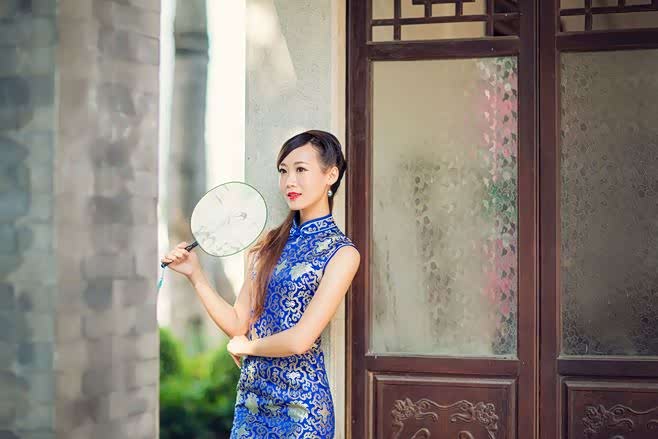 穿旗袍的美女 浓浓的古典情趣 ,魅力超凡 ,风情无限