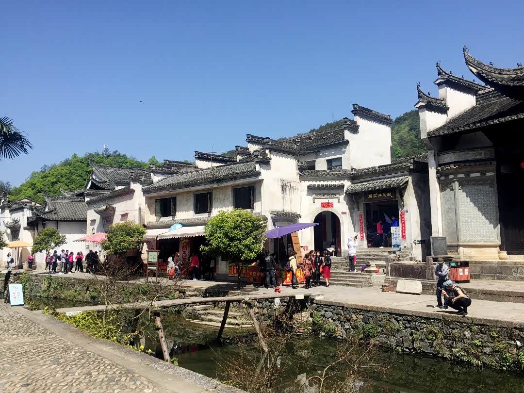 龙川胡氏宗祠中国古代宗祠建筑.在安徽省绩溪县城东12公里瀛洲坑口村