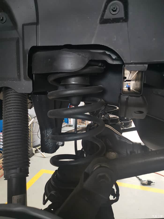 【越野圈儿姐】来看看新款大g的前后悬挂,有什么不同?