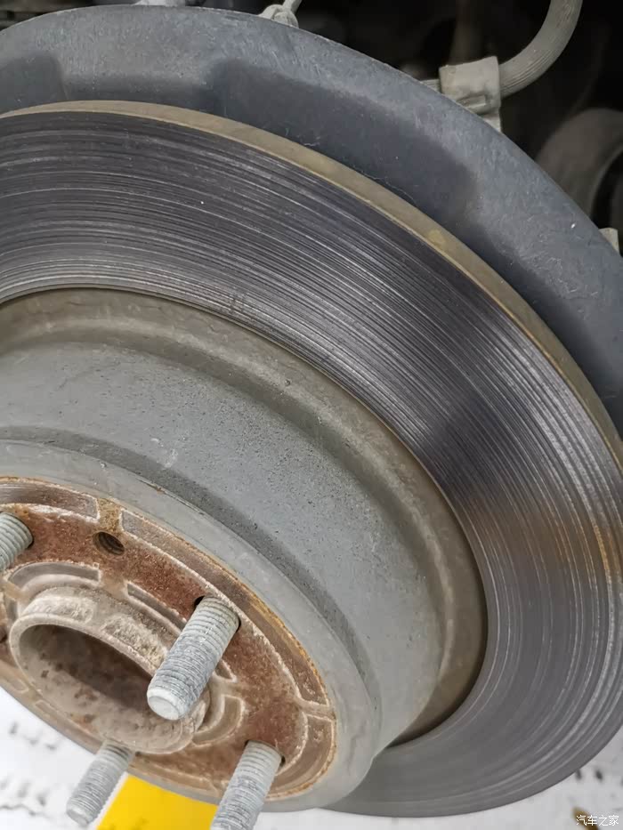 蒙迪欧6年6万6千公里轮胎刹车片成这样,全换!_车服务_汽车之家