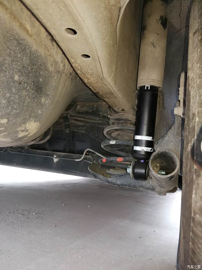 后减震器渗油日产质量不佳