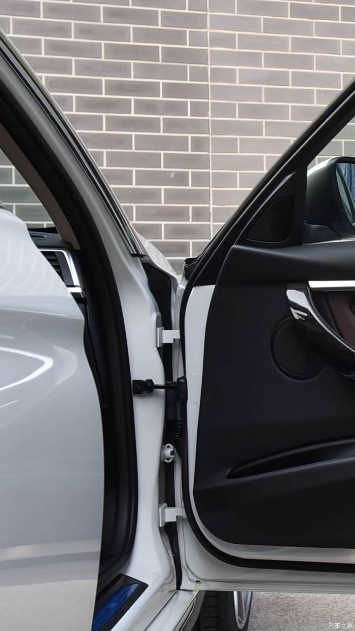 车门橡胶件为什么会有喷漆