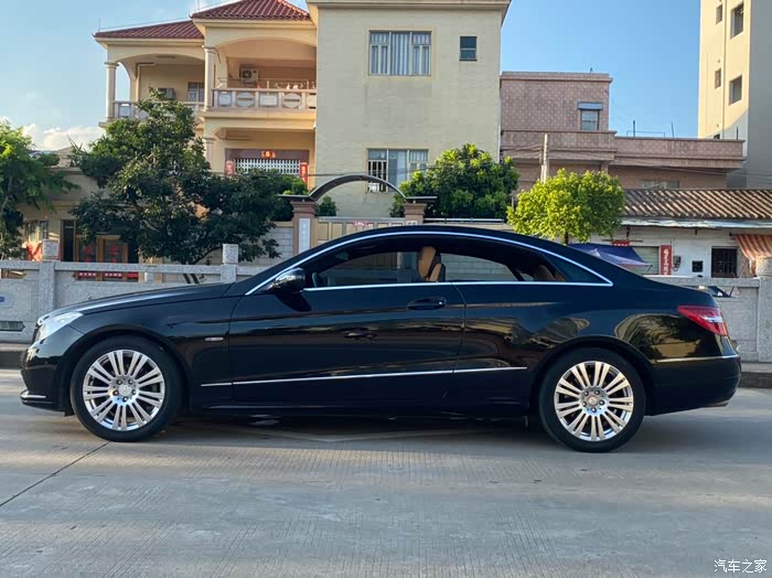 奔驰e260cgi双门轿跑2010年5月入户最美e级