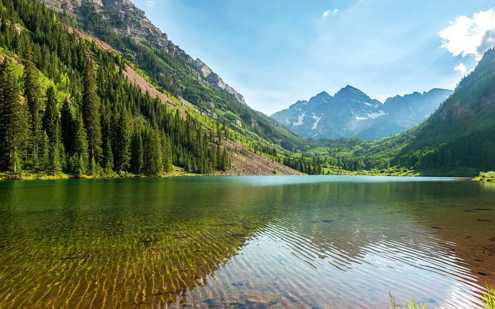 一个人在旅游时必须带上知识如果他想带回知识的话