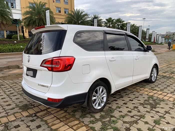 宝骏730外形不错内饰不错空间不错