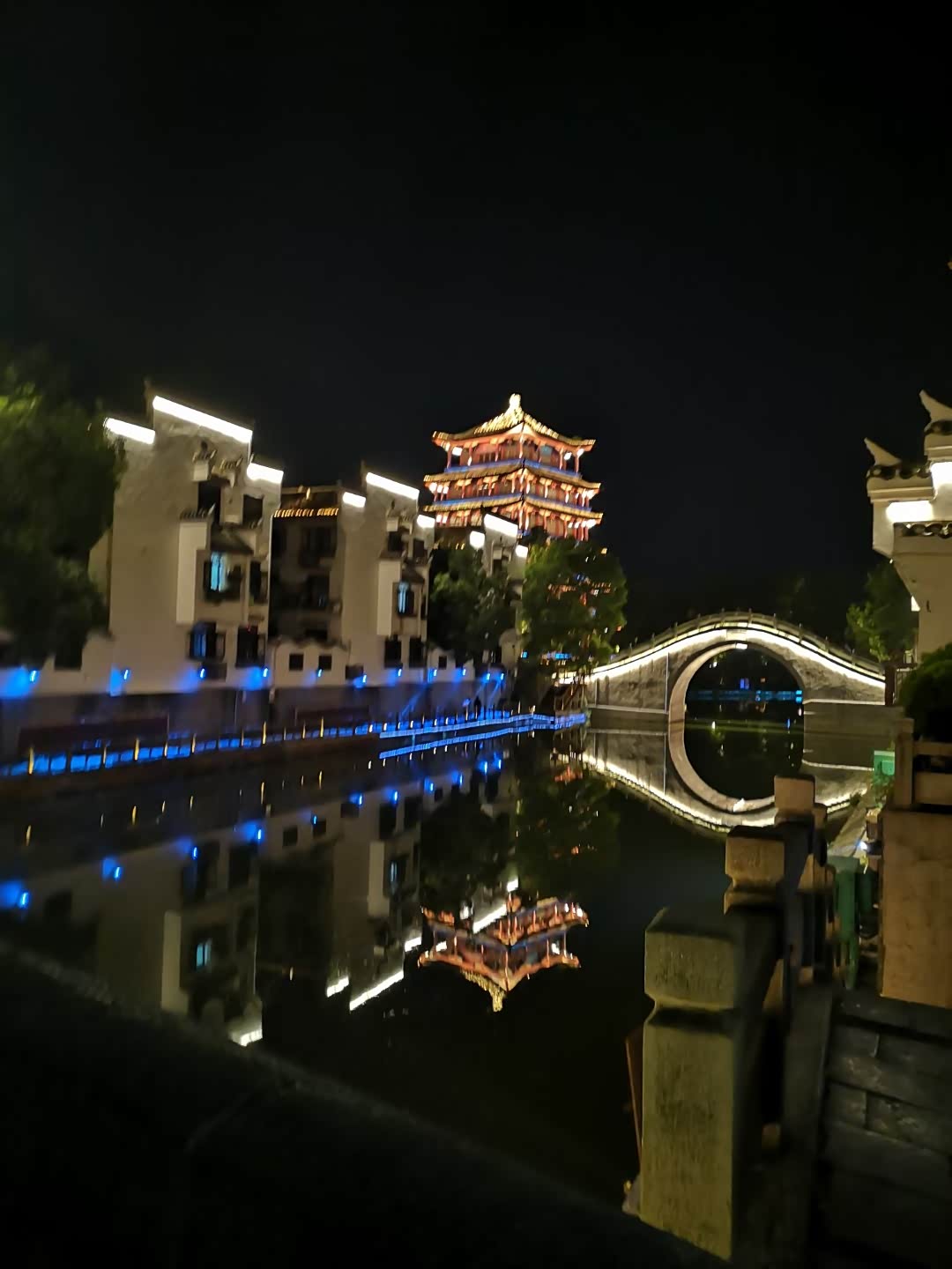 杨振宁的老宅三河古镇夜景真美