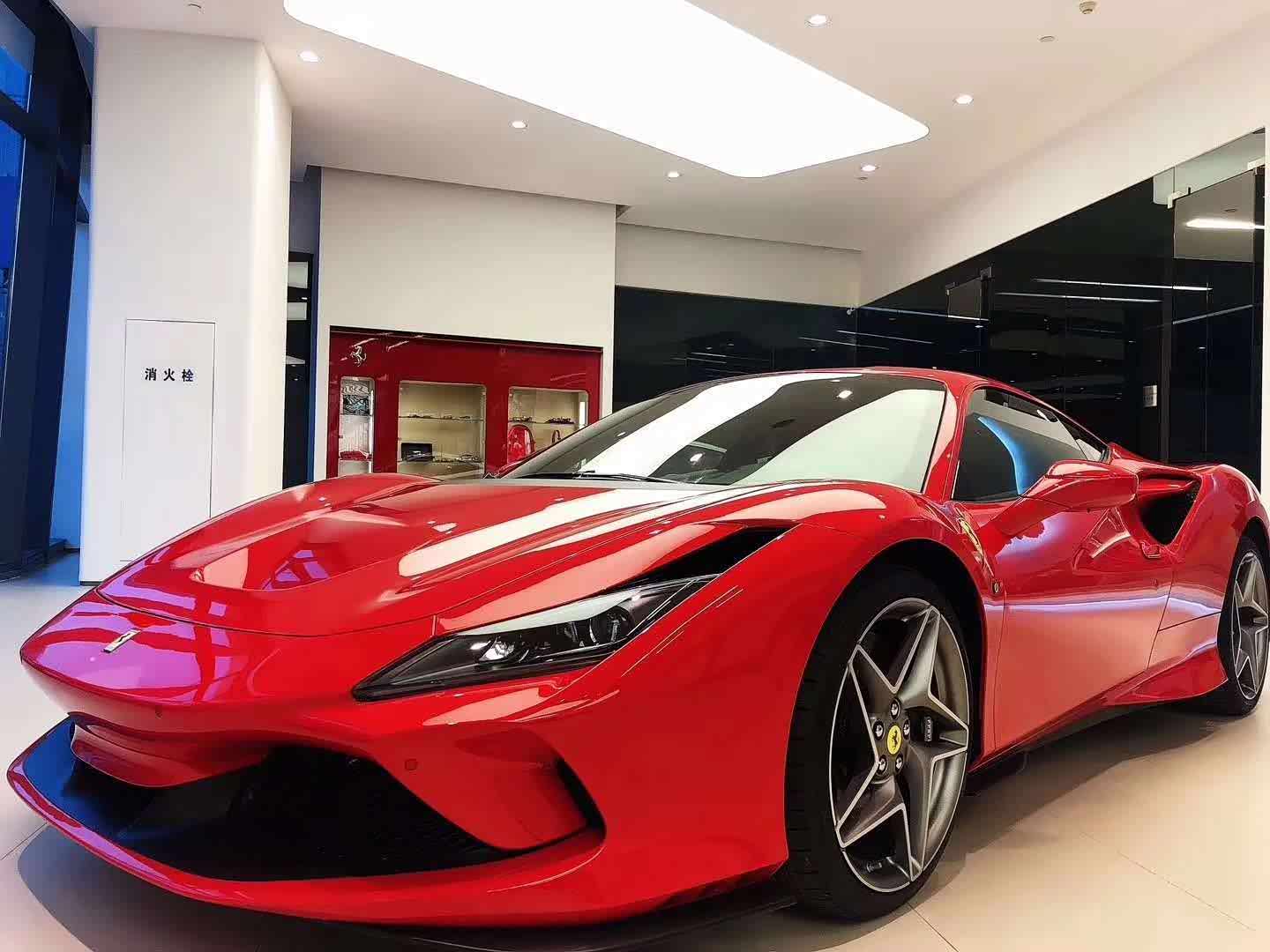 图 红色法拉利f8 最经典的设计