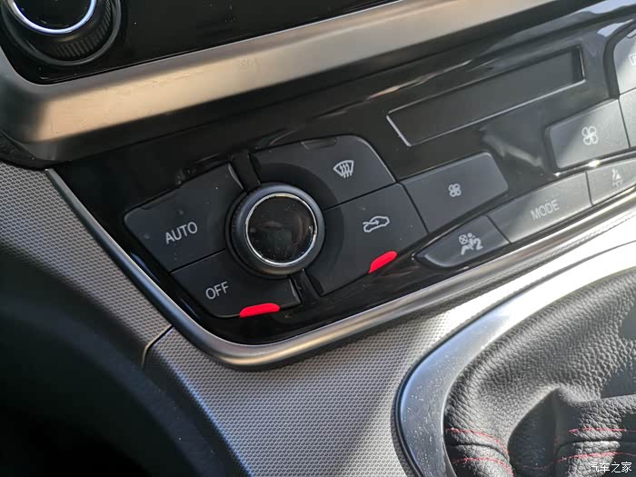 除了开车窗还有一个更好的办法给车内换气