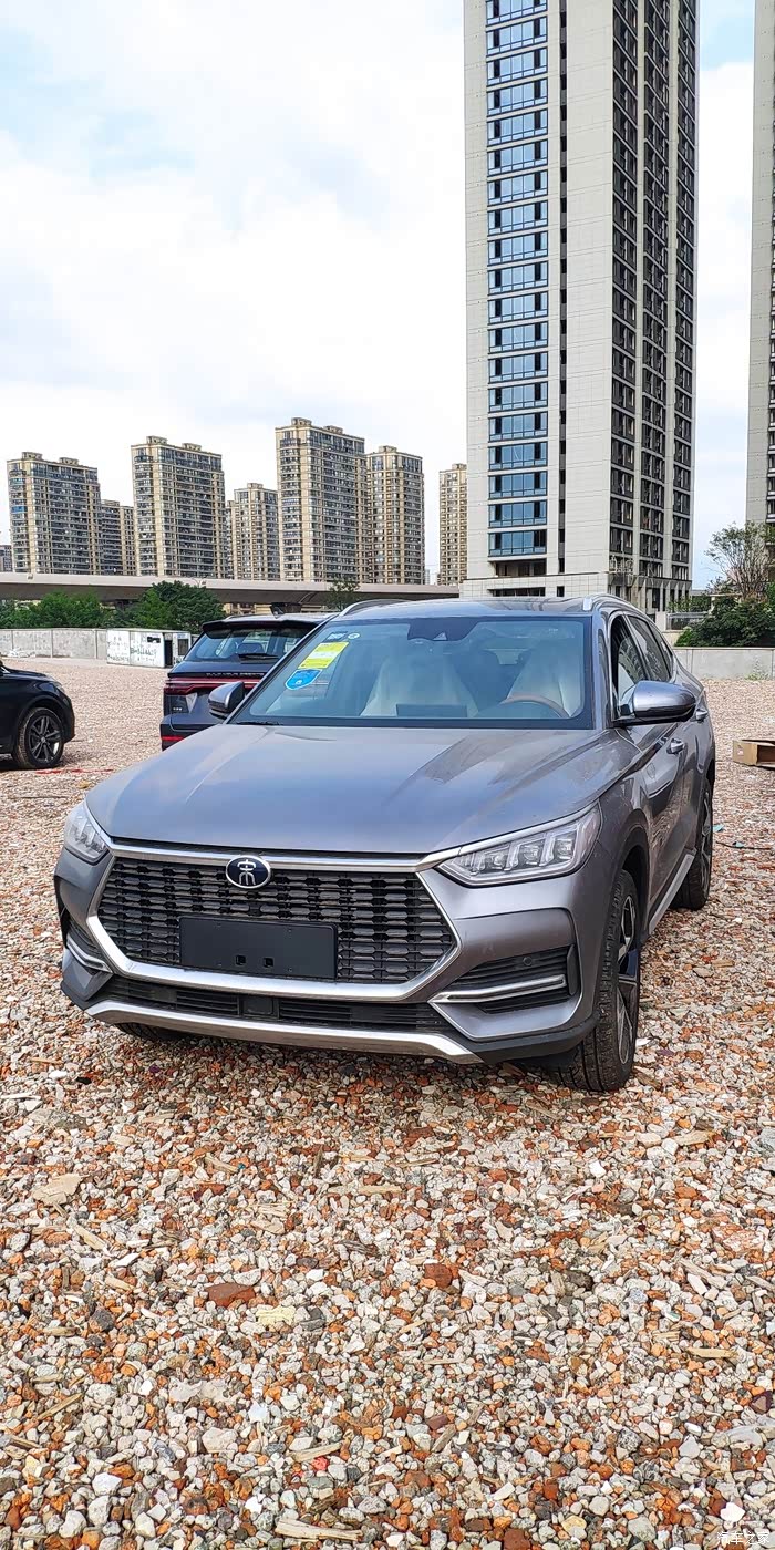 宋plus顶配时光灰300公里用车感受