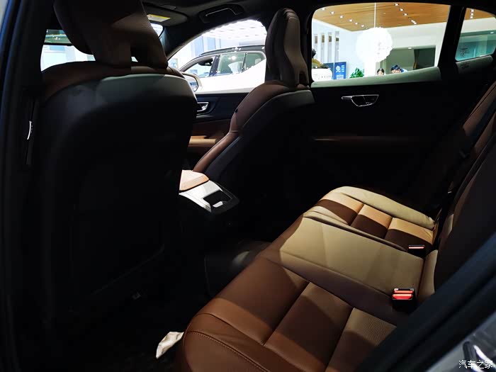 优雅不失运动,入手沃尔沃s60