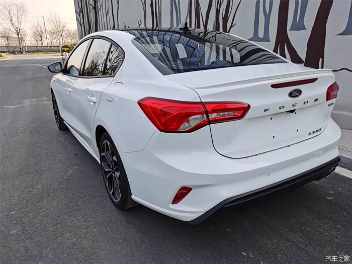 90后的第二台车入手21款三厢福克斯stline