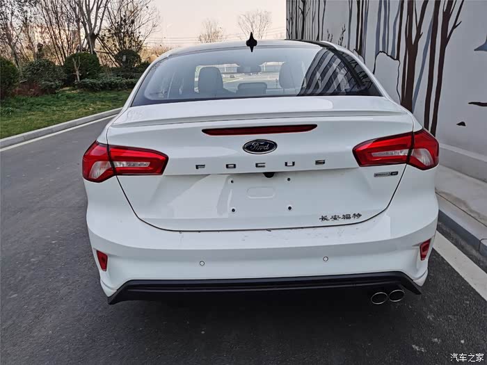 90后的第二台车入手21款三厢福克斯stline