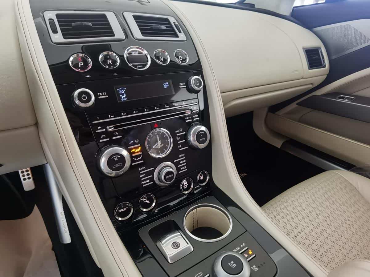 阿斯顿马丁拉共达taraf也内饰时尚漂亮功能强大