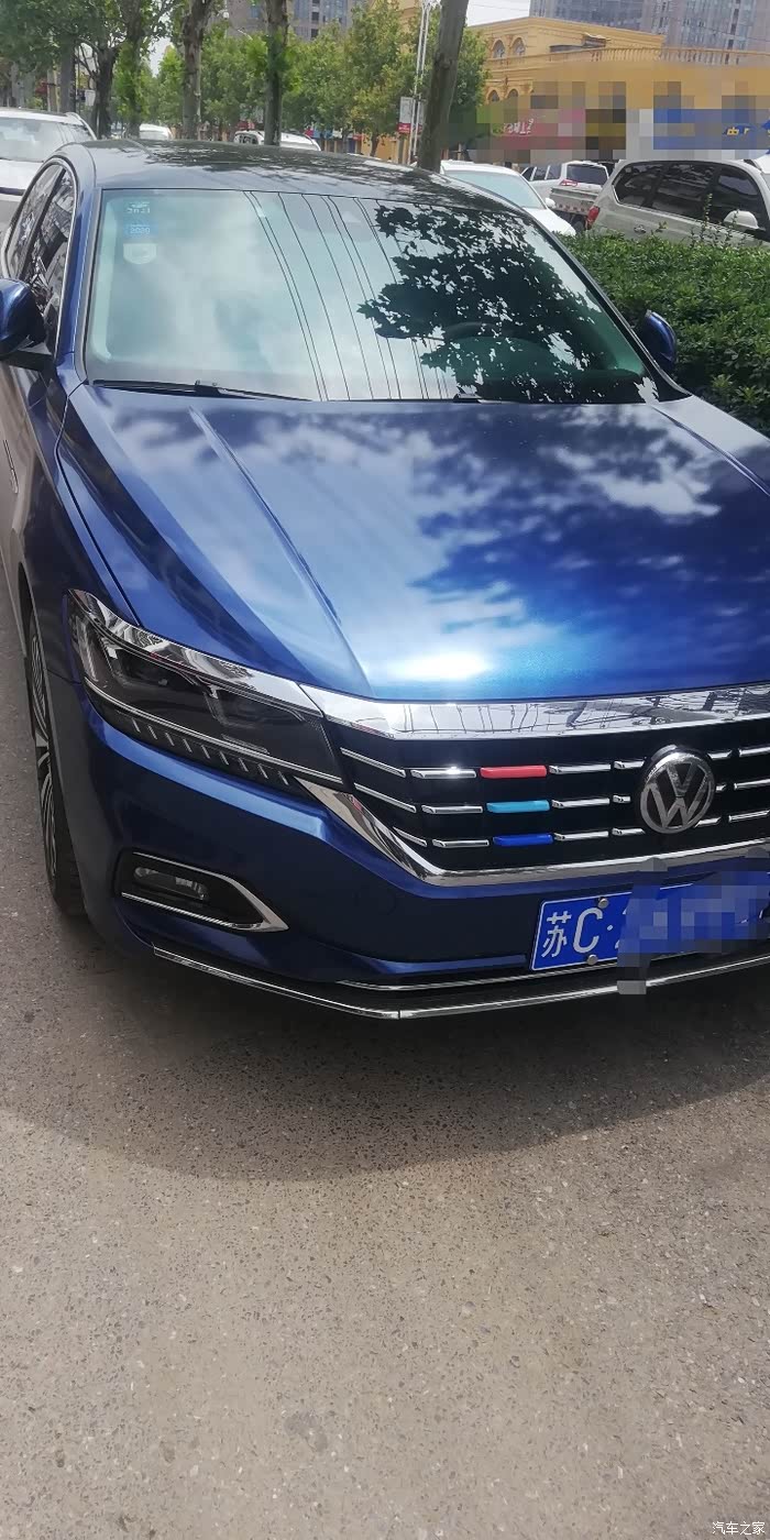 蓝色帕萨特真漂亮