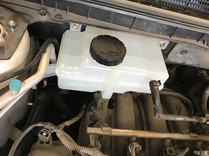 16款b50更换冷却液副水壶