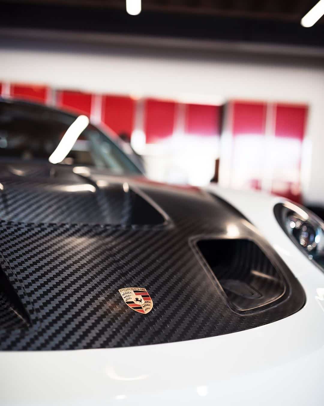 【图】加装碳纤维的911很酷哦_保时捷911论坛_汽车之家论坛