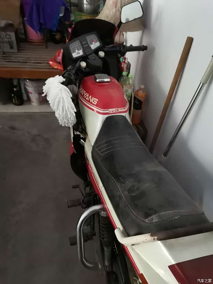 老车一辆,豪华野狼